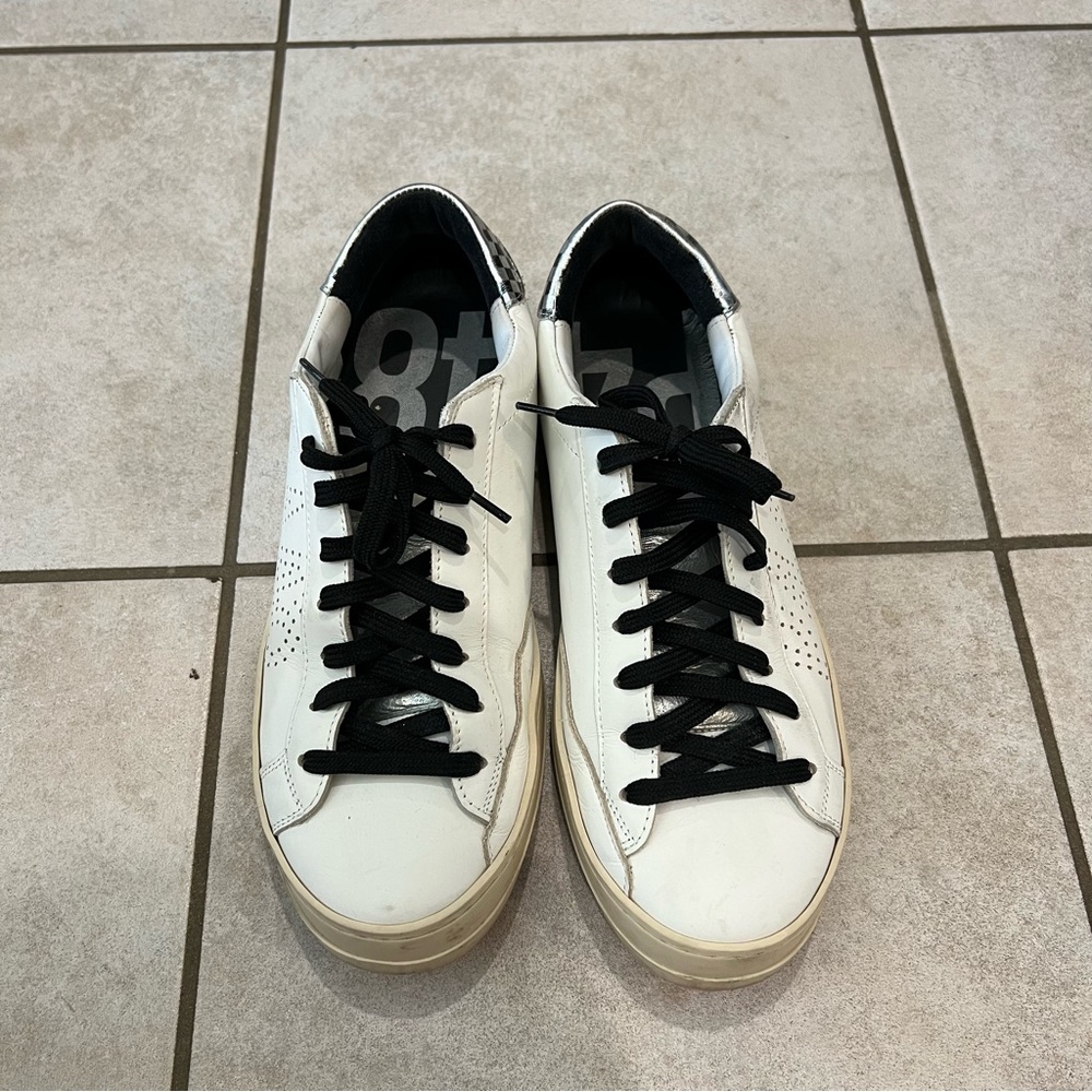 P448 Womens sneakers size 40